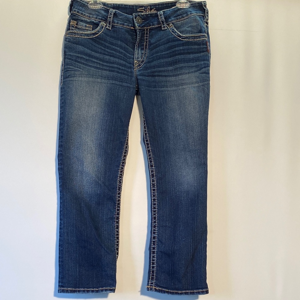 Silver Jeans Medium Wash Suki Capris.